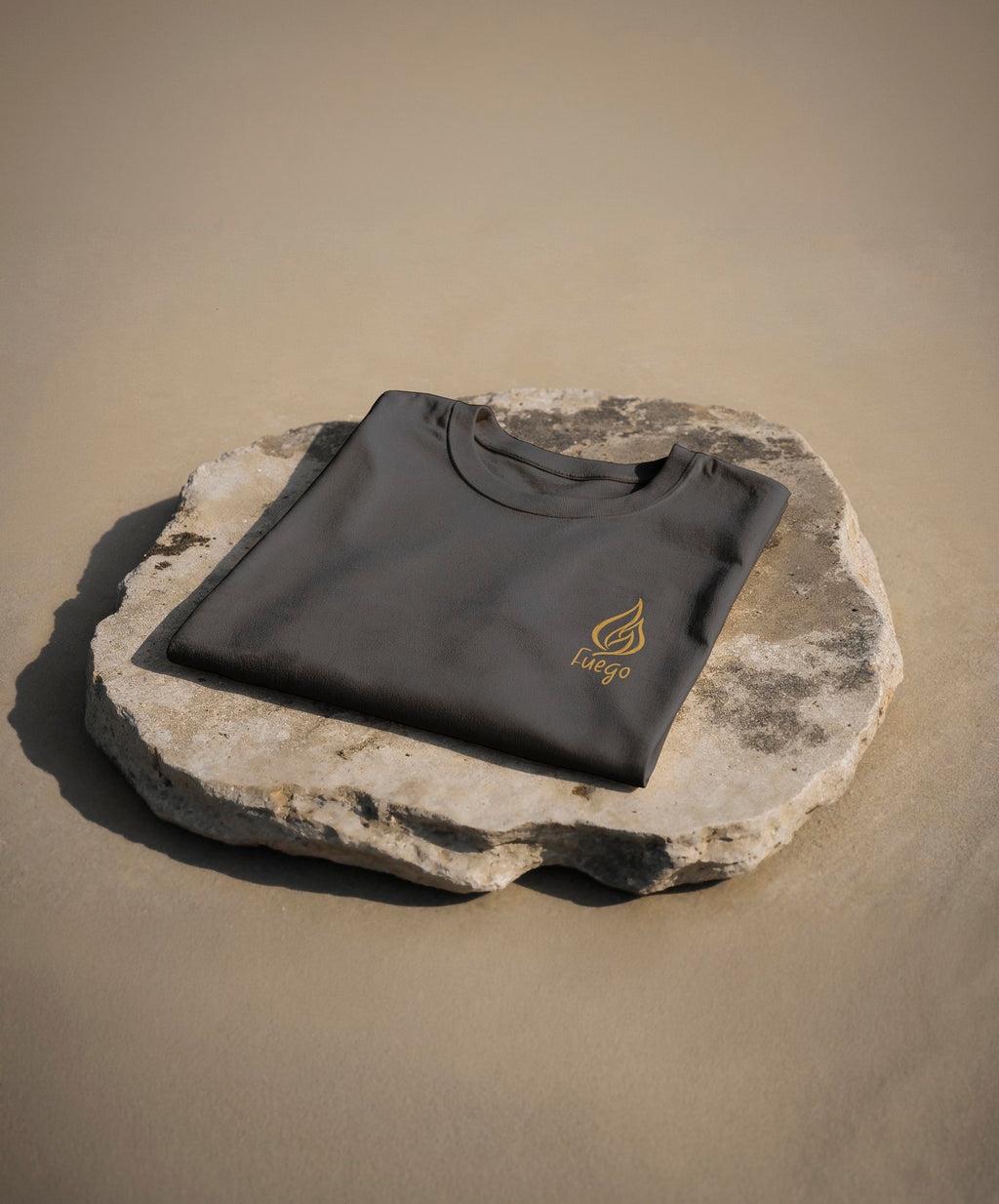 camiseta de algodon organico modelo fuego intenso color gris whattii portada